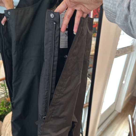 The North Face Ski Bib - Picture 7 of 11